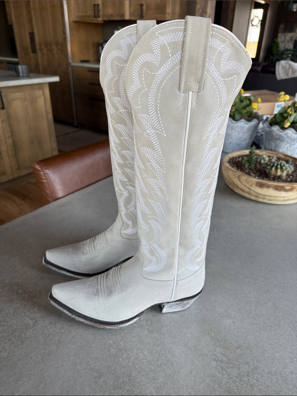 Women's Gray Suede Western Cowboy Boots - Picture 6 of 8